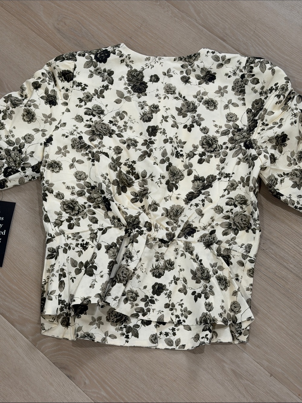 Tuckernuck Lisle Faded Roses Peplum Blouse NWT | Size Large - Picture 6 of 8